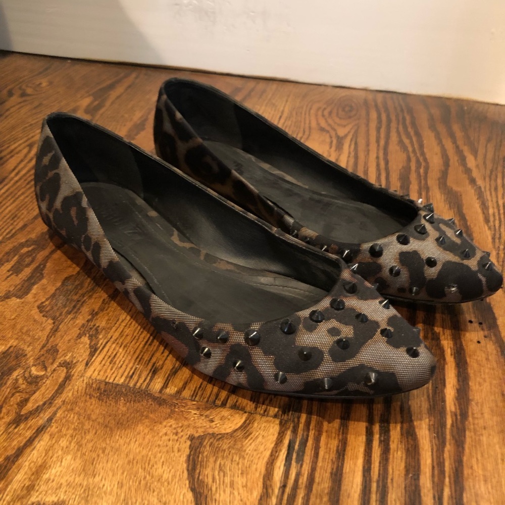 Schutz leopard flat
